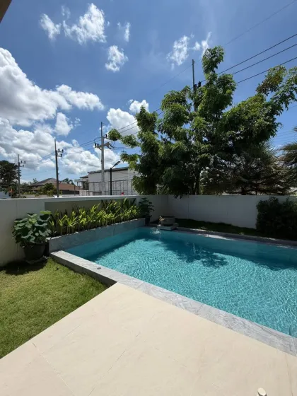 Роскошная вилла с 3 спальнями и 4 ванными, бассейн, недалеко от Blue Tree Phuket