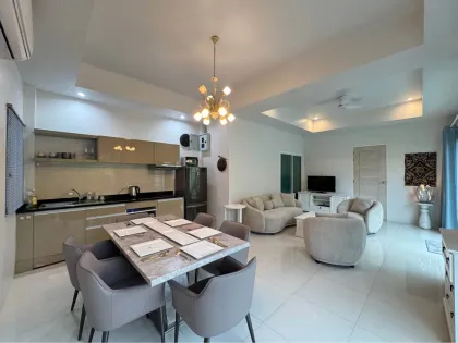 Villa de 2 dormitorios y 3 baños en alquiler en Pasak 5, Cherng Talay