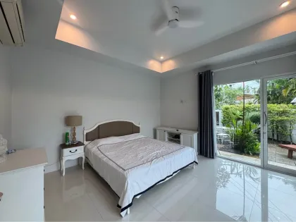 Villa de 2 dormitorios y 3 baños en alquiler en Pasak 5, Cherng Talay