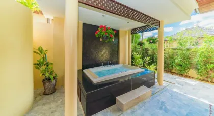 Villa de 4 Dormitorios con Jardín cerca de Catch Beach Club, Bang Tao