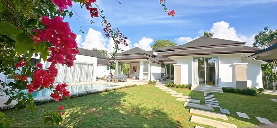 Luxury Garden Pool Villa For Rent in Thalang