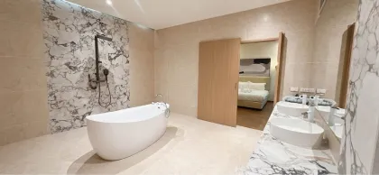 Luxury Garden Pool Villa For Rent in Thalang