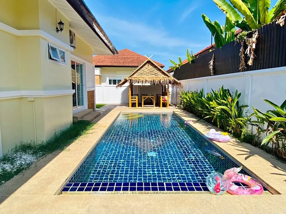 Poolvilla in Chalong mit 3 Schlafzimmern & 2 Bädern zu vermieten
