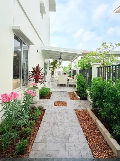 3-Bedroom, 2 Bathroom Townhouse for Rent on Thepkasattri Road