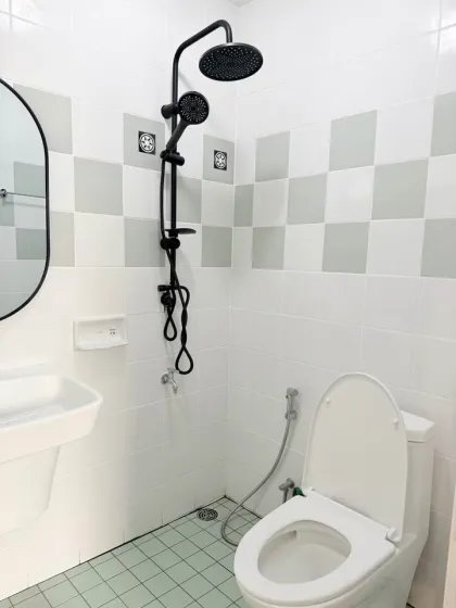 3-Bedroom, 2 Bathroom Townhouse for Rent on Thepkasattri Road