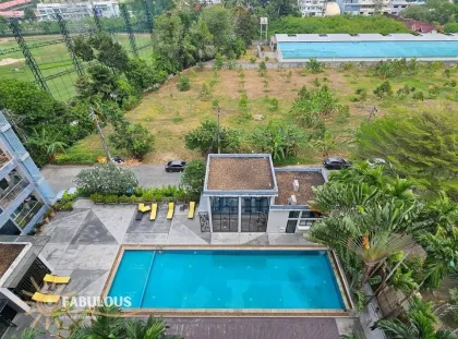 Top Floor 1-Bedroom Condo with Golf Course View in Kathu