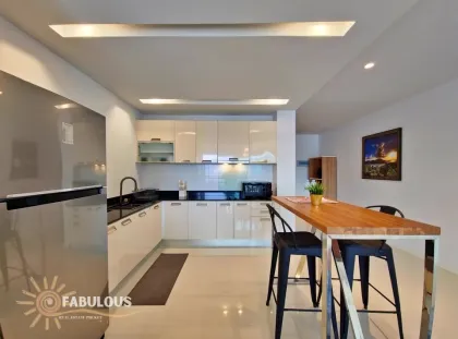 Top Floor 1-Bedroom Condo with Golf Course View in Kathu