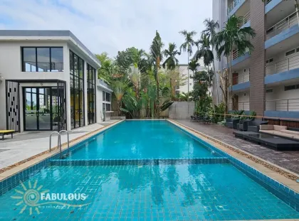 Top Floor 1-Bedroom Condo with Golf Course View in Kathu