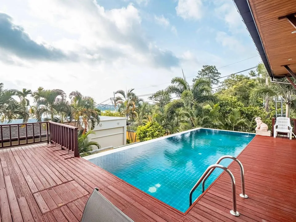 Spacieuse villa privée 4 chambres avec piscine à Ao Yon