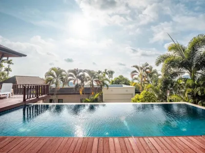 Spacieuse villa privée 4 chambres avec piscine à Ao Yon
