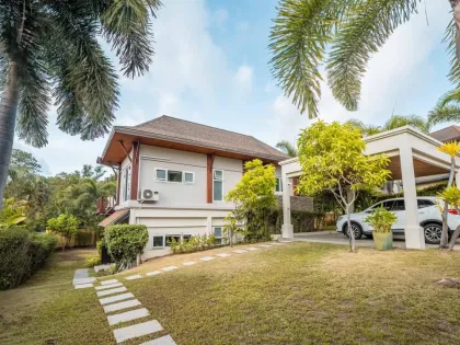 Spacieuse villa privée 4 chambres avec piscine à Ao Yon