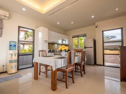 Spacieuse villa privée 4 chambres avec piscine à Ao Yon