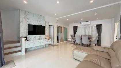 Вилла с общей стеной в аренду в Supalai Palm Spring Village, Таланг