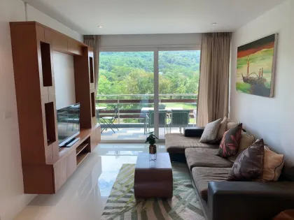 Cozy 2-Bedroom Apartment with Golf Course View in Kathu
