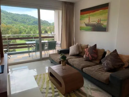 Cozy 2-Bedroom Apartment with Golf Course View in Kathu