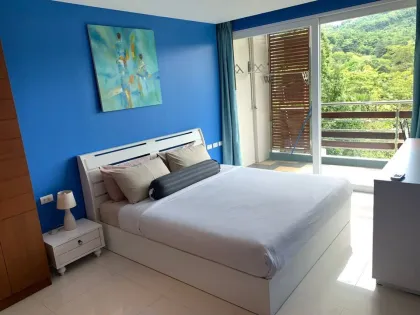 Cozy 2-Bedroom Apartment with Golf Course View in Kathu