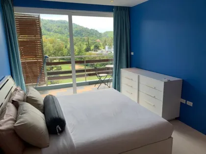 Cozy 2-Bedroom Apartment with Golf Course View in Kathu