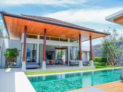 Amplia villa de 4 habitaciones en alquiler en Layan, Phuket