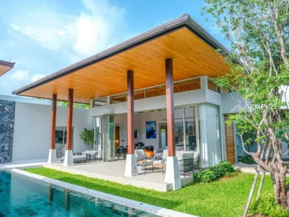 Amplia villa de 4 habitaciones en alquiler en Layan, Phuket