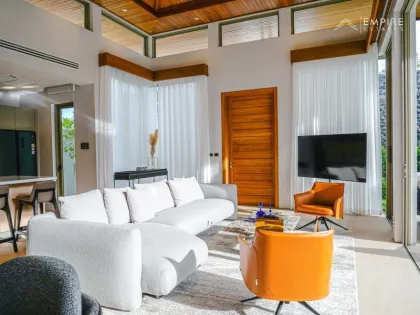 Amplia villa de 4 habitaciones en alquiler en Layan, Phuket