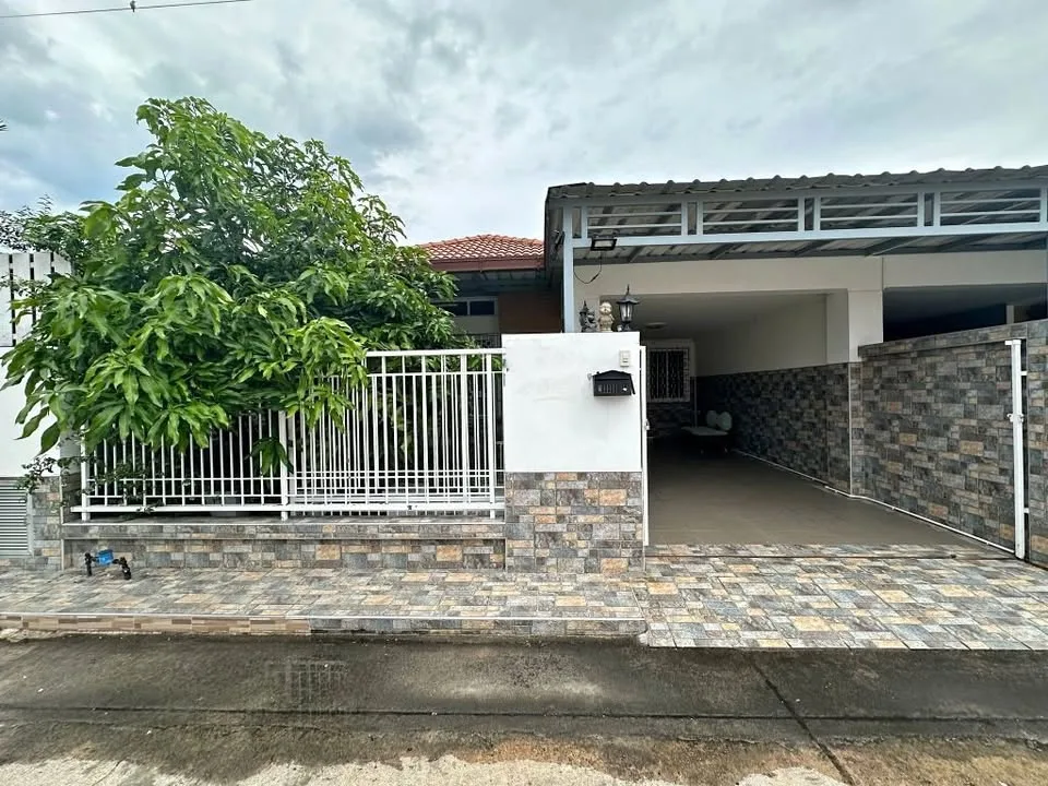 Maison Mitoyenne 3 Chambres à Louer à Phuket Villa Chaofa 2
