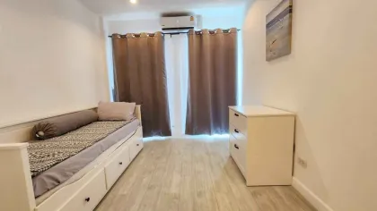 Очаровательный таунхаус с 3 спальнями в аренду в East Bangtao Ville, Чернгталай
