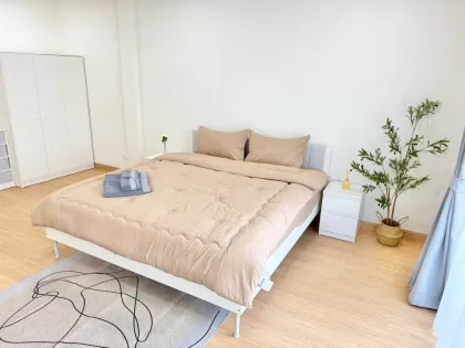 ทาวน์เฮาส์ 2 ห้องนอน 2 ห้องน้ำ ให้เช่าในโกลเด้นวิลล์ 5 ราวาย