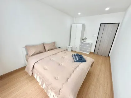 ทาวน์เฮาส์ 2 ห้องนอน 2 ห้องน้ำ ให้เช่าในโกลเด้นวิลล์ 5 ราวาย