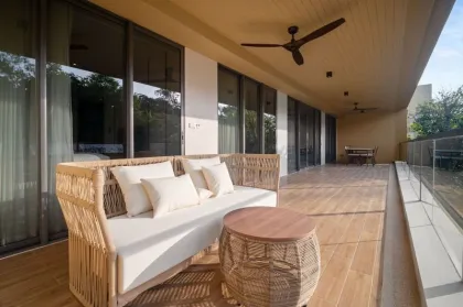 Современный 3-комнатный кондоминиум в Laguna Beachside Residences