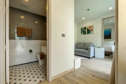Современная 1-комнатная квартира в аренду в Palmetto Park Residence, пляж Карон