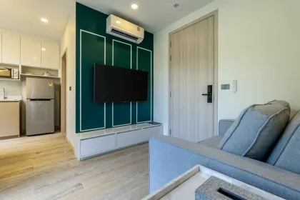 Современная 1-комнатная квартира в аренду в Palmetto Park Residence, пляж Карон