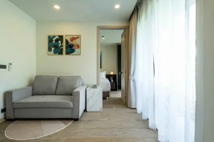 Современная 1-комнатная квартира в аренду в Palmetto Park Residence, пляж Карон