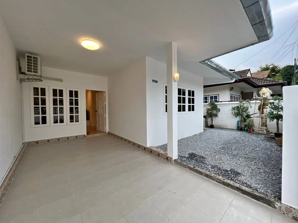 Haus mit 2 Schlafzimmern und 2 Bädern zur Miete in Chalong