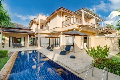 Просторная вилла с бассейном 4 спальни в аренду в Angsana Laguna Village, Банг Тао, Пхукет