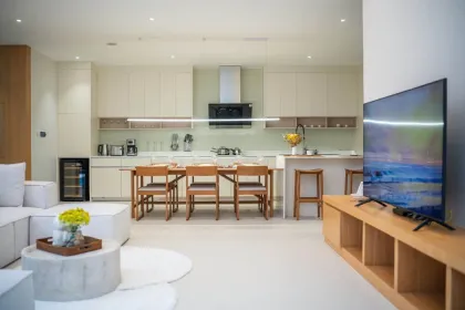 Moderne Luxuriöse Villa mit 3 Schlafzimmern und 4 Bädern in Cherngtalay