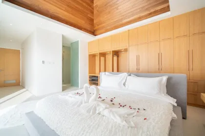 Moderne Luxuriöse Villa mit 3 Schlafzimmern und 4 Bädern in Cherngtalay