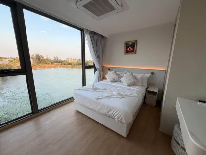 The Aqua Luxus-Wohnung mit 2 Schlafzimmern direkt am Wasser in Bangtao, Thalang