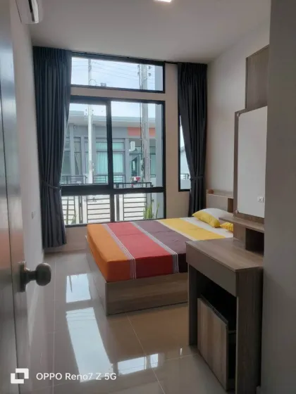 2 Schlafzimmer, 2 Badezimmer Reihenhaus in der Nähe des Siriplace Flughafens, Thalang zu vermieten