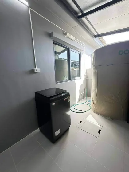 2 Schlafzimmer, 2 Badezimmer Reihenhaus in der Nähe des Siriplace Flughafens, Thalang zu vermieten