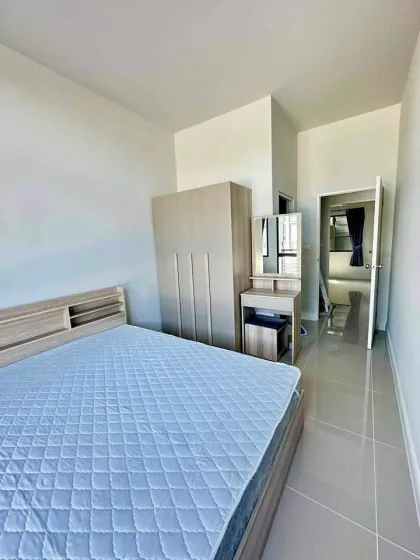 2 Schlafzimmer, 2 Badezimmer Reihenhaus in der Nähe des Siriplace Flughafens, Thalang zu vermieten