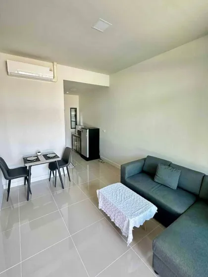 2 Schlafzimmer, 2 Badezimmer Reihenhaus in der Nähe des Siriplace Flughafens, Thalang zu vermieten