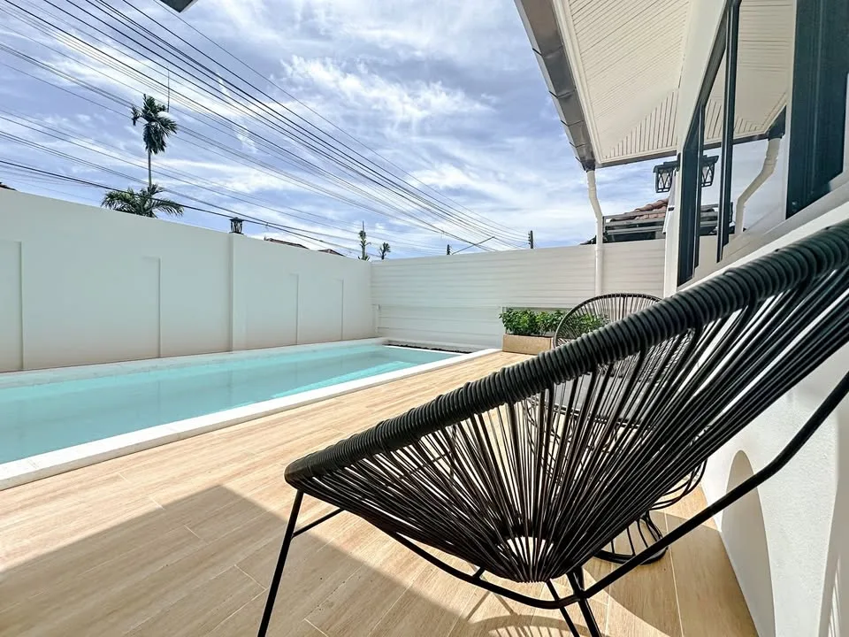 Poolvilla mit 3 Schlafzimmern zur Miete in Cherng Talay