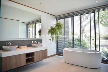 Moderne 4-Schlafzimmer-Villa zur Miete in Pasak, Thalang