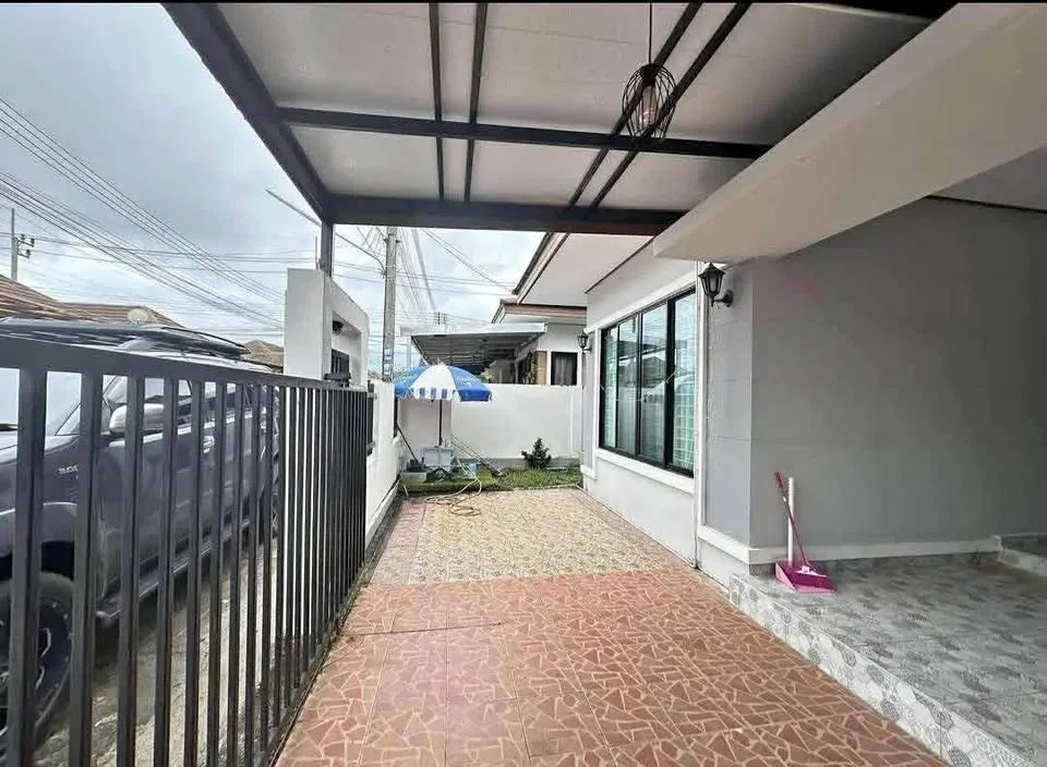 Townhouse amueblado de 2 habitaciones en alquiler en Thalang