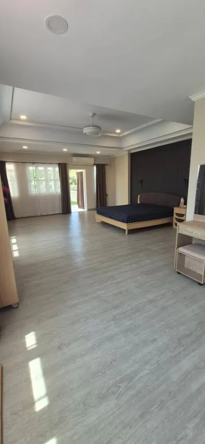 Просторная вилла с 5 спальнями и бассейном в аренду в Land & Houses Park Phuket