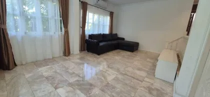 Просторная вилла с 5 спальнями и бассейном в аренду в Land & Houses Park Phuket