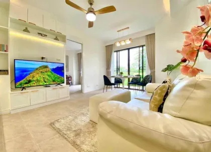 拉古纳宽敞1卧室公寓，享高尔夫球场美景，邦涛