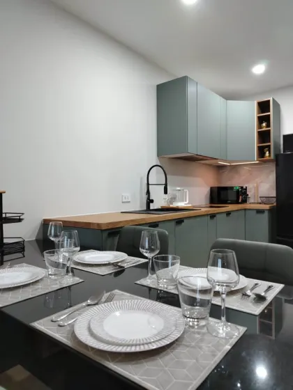 Renovierte 2-Zimmer-Wohnung zur Miete in Nai Harn
