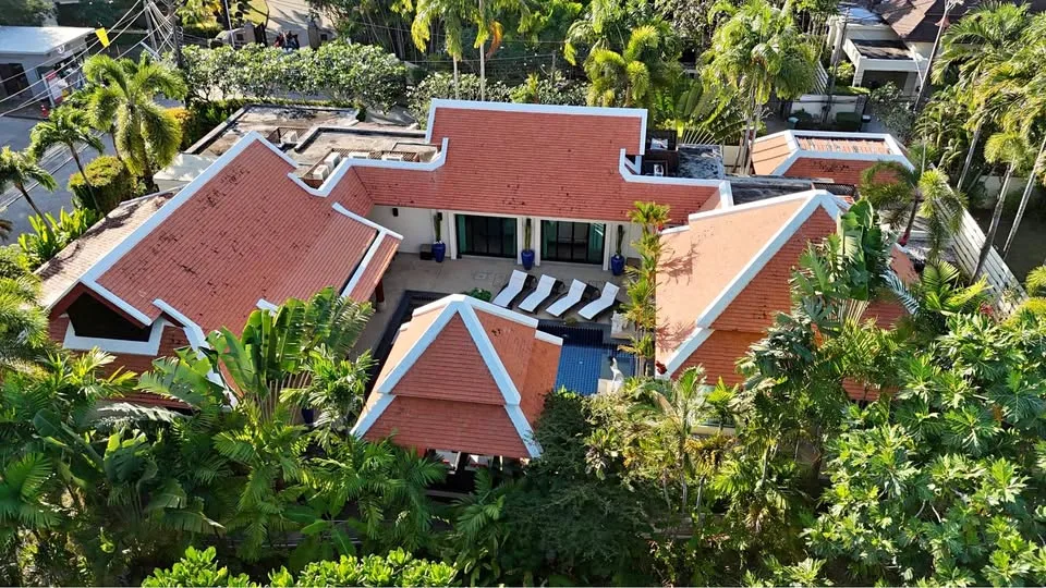 Luxus-Villa mit 4 Schlafzimmern und Pool in Nai Harn Baan Bua, Rawai