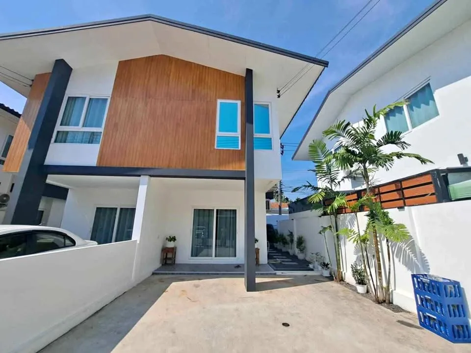 Maison meublée 2 chambres 3 salles de bain à louer à Thalang